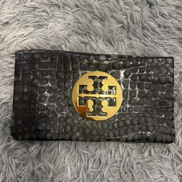 Tory Burch Handbags - tory burch patent clutch